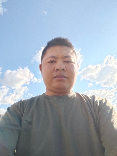 小马的第一张照片--榆林闪婚服务中心